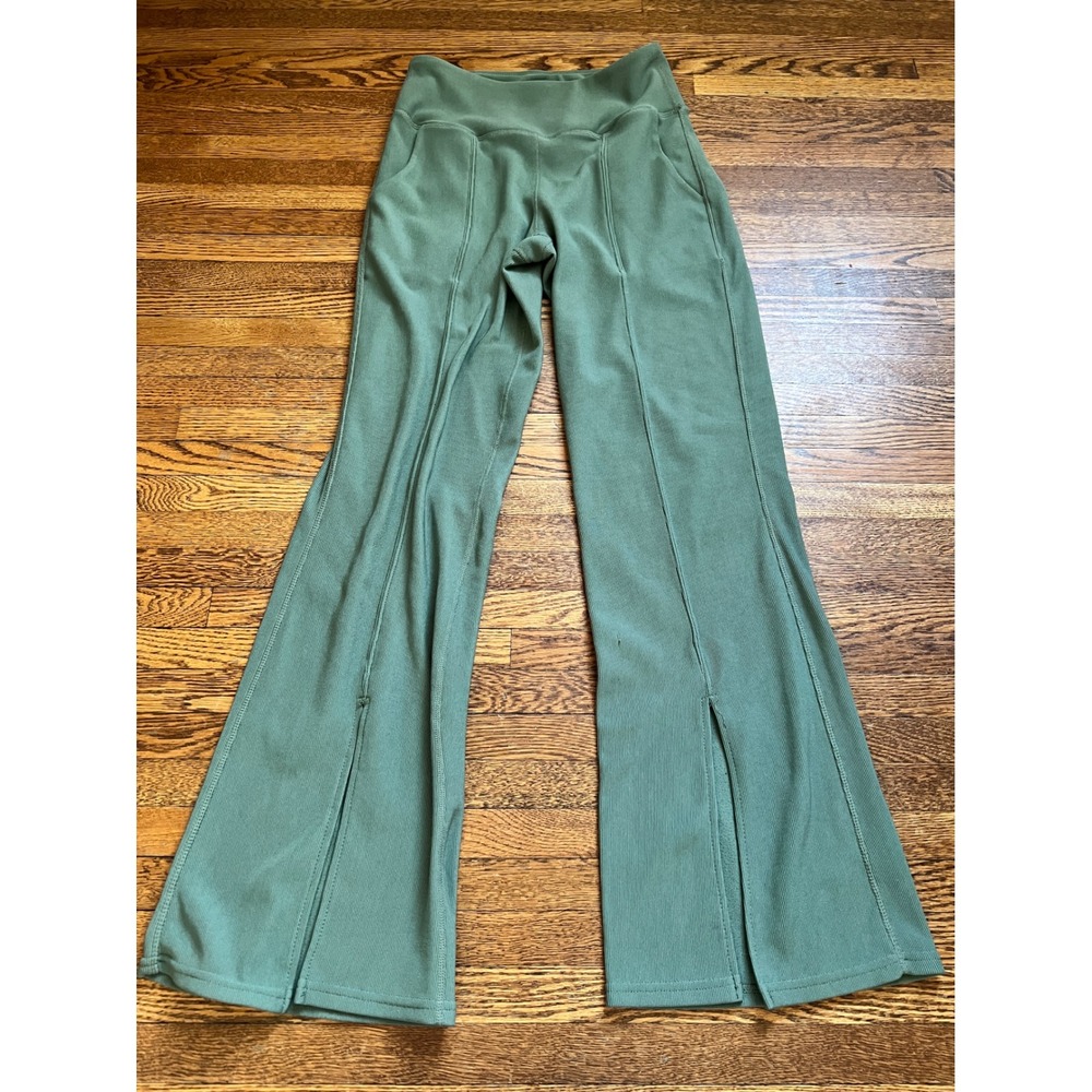 Move Theology Sage Green Ribbed Flare Leggings Yoga Pants Front‎ Slit Womens M